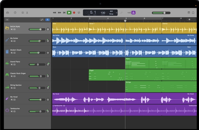 digital audio workstation program GarageBand Benutzeroberfläche mit mehreren Spuren und Instrumenten