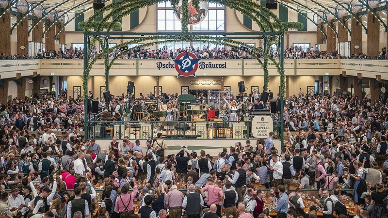 Pschorr-Bräurosl-Festzelt auf dem Oktoberfest in München