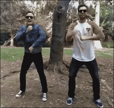 maenner tanzen im wald geburtstag gif